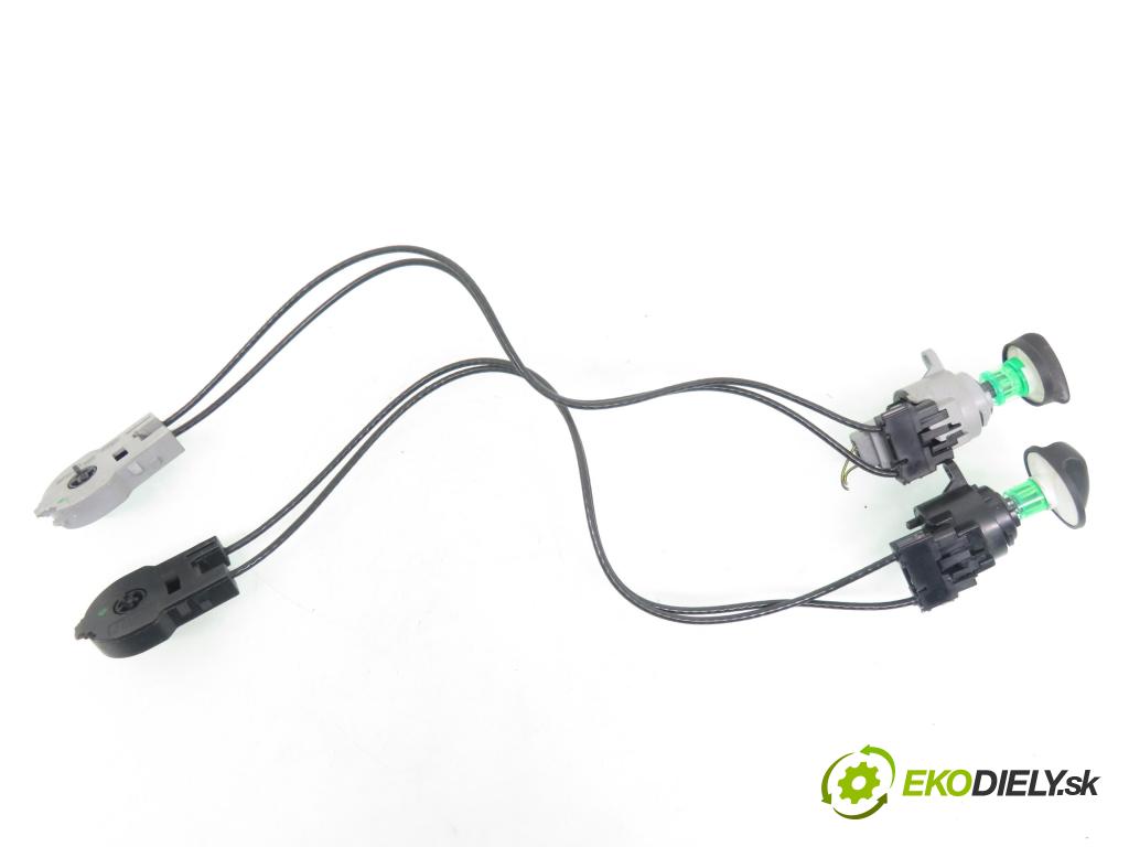 FORD FOCUS (DAW, DBW) HB 2002 66,00 1.8 TDDi 90 - C9DA 1753,00 Lanko panel kúrenia 2M5111503AA ; 2M5111504AA