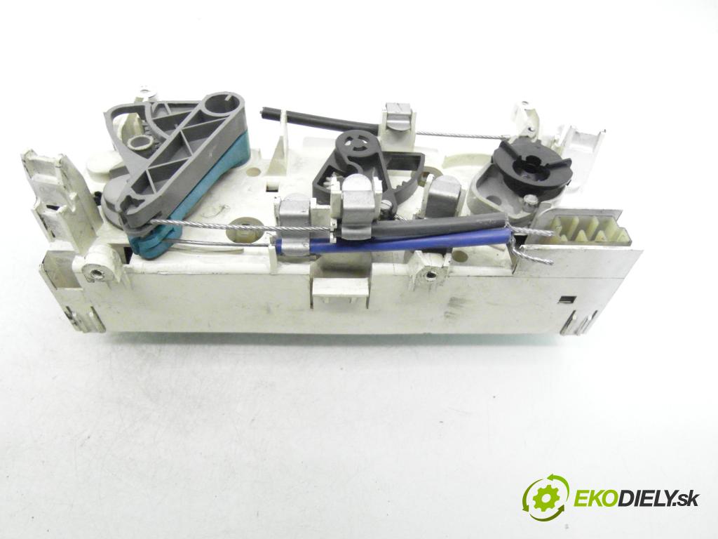 PEUGEOT PARTNER Combispace (5F) KOMBIVAN 2002 55,00 1.4 1360,00 Panel topení KLIMATIZACE: 654986J