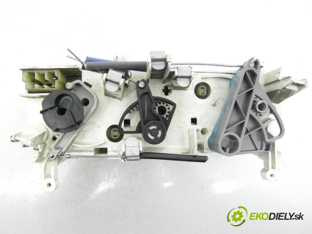 PEUGEOT PARTNER Combispace (5F) KOMBIVAN 2002 55,00 1.4 1360,00 Panel topení KLIMATIZACE: 654986J