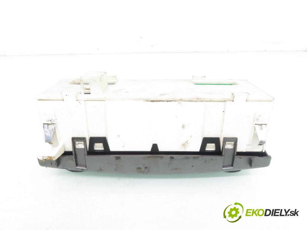 RENAULT LAGUNA II Grandtour (KG0/1_) KOMBI 2002 89,00 1.8 16V - F4P 770 1783,00 Panel kúrenia KLIMATRONIK 8200181132 ; 52485201