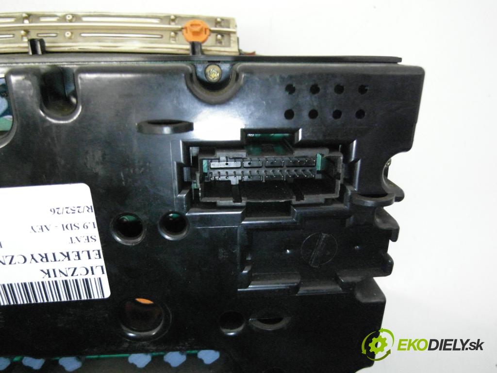 SEAT INCA (6K9) FURGON 2002 47,00 1.9 SDI - AEY 1896,00 Prístrojovka elektrický 88311235