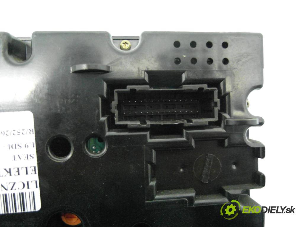 SEAT INCA (6K9) FURGON 2002 47,00 1.9 SDI - AEY 1896,00 prístrojovka elektrický 88311235