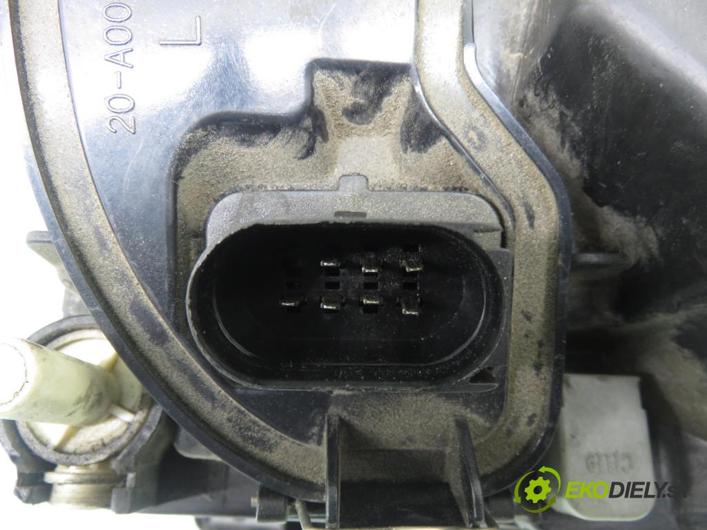 AUDI A4 (8D2, B5) SEDAN 1999 92,00 1.8 - ARG 1781,00 Svetlo LP