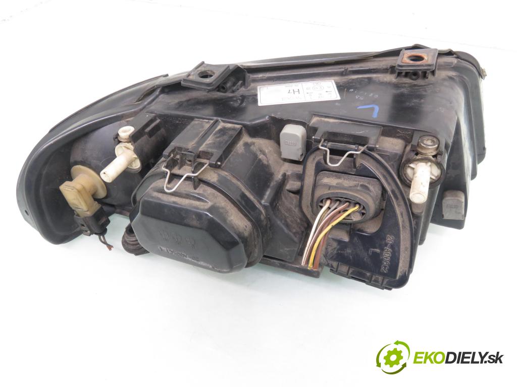 AUDI A4 (8D2, B5) SEDAN 1999 92,00 1.8 - ARG 1781,00 Svetlo LP