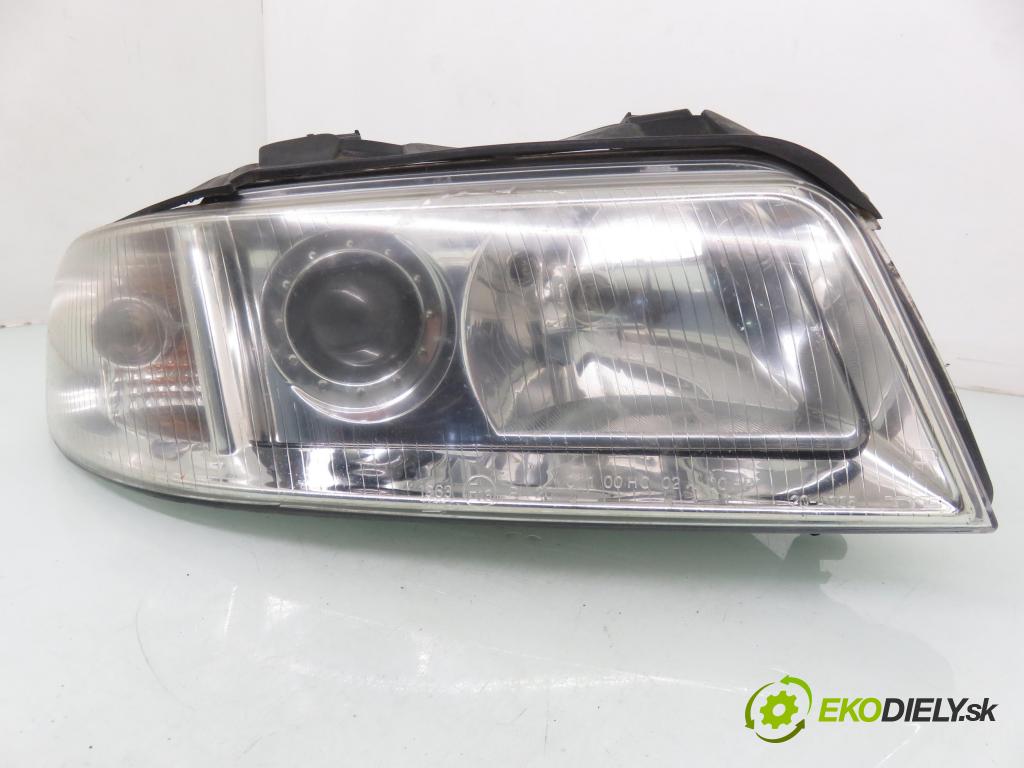 AUDI A4 (8D2, B5) SEDAN 1999 92,00 1.8 - ARG 1781,00 Svetlo PP