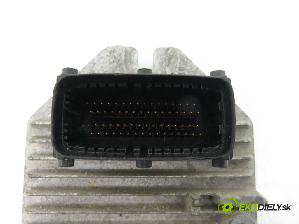 OPEL ZAFIRA A Nadwozie Wielkopojemne (MPV) (T98)  MINIVAN 2002 85,00 1.8 16V 116 - X 18 XE1 1796,00 Riadiaca jednotka Motor 09158726 ; 5WK9157