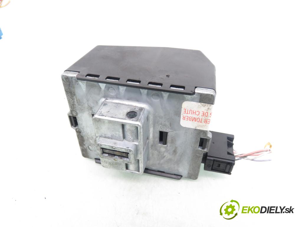 RENAULT LAGUNA II Grandtour (KG0/1_) KOMBI 2002 89,00 1.8 16V - F4P 770 1783,00 spinačka / imobilizéra IMMO / Riadiaca jednotka 8200153837 ; 216462518 ; 8200171865