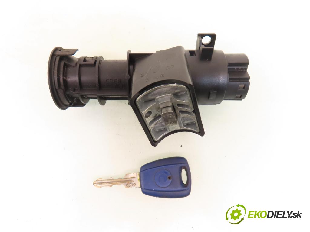 FIAT PUNTO (188_) HB 2000 44,00 1.2 60 - 188 A4.000 1242,00 spinačka / imobilizéra IMMO / Riadiaca jednotka 6160038904 ; IAW59FM2 ; 46766769