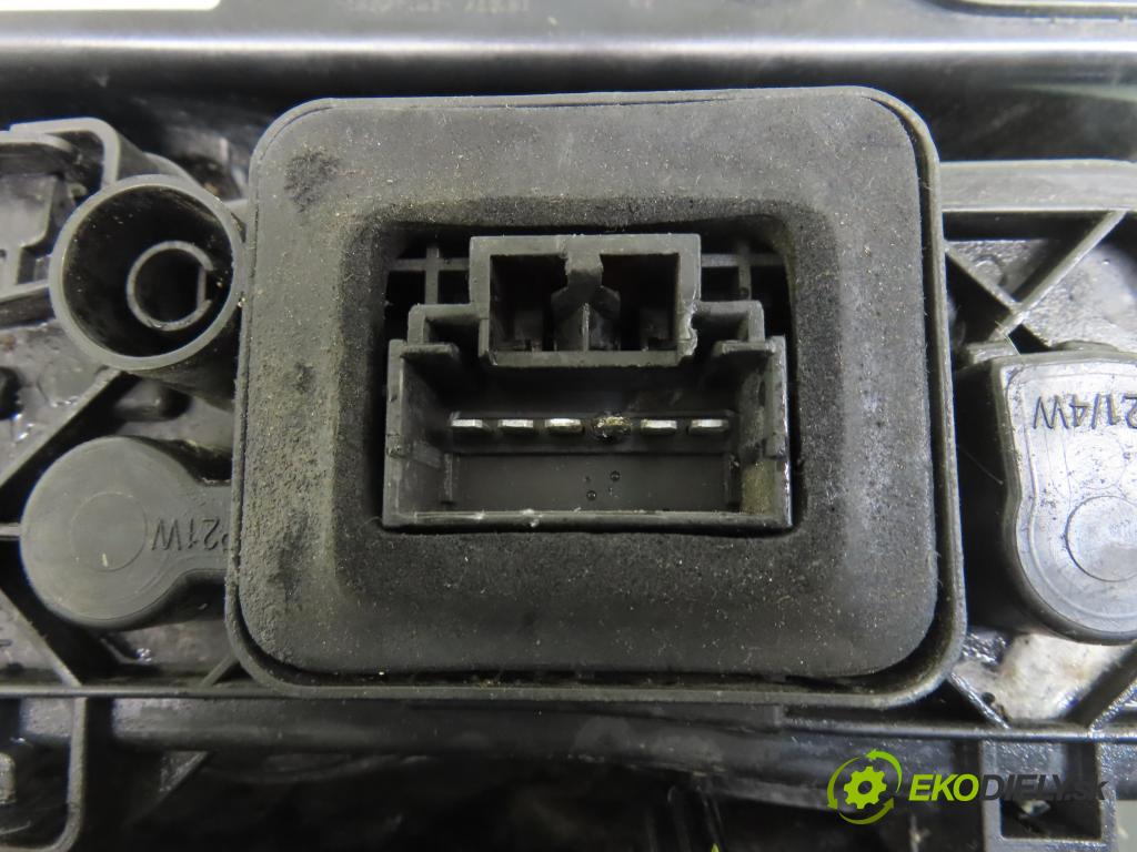 FIAT FIORINO nadwozie zamknięte / kombi (225_) FURGON 2009 70,00 1.3 D Multijet - 199 B1.000 1248,00 Svetlo pravé zadné 01353205080