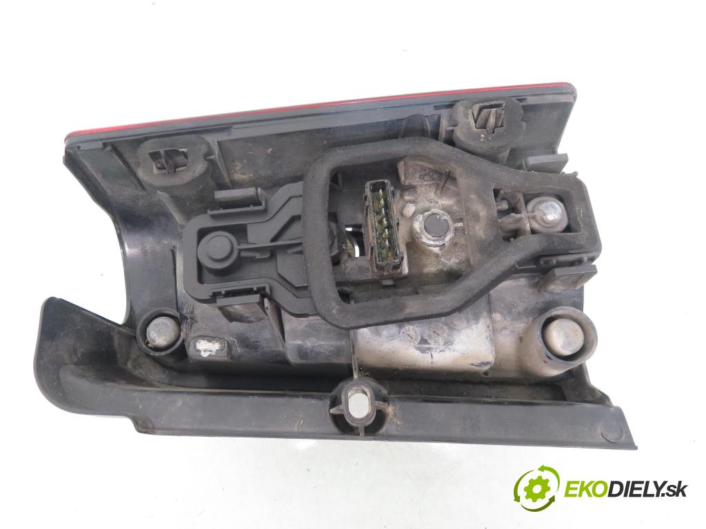 PEUGEOT PARTNER Skrzynia (5_, G_) FURGON 2008 55,00 1.6 HDi 75 - 9HW (DV6BTED4) 1560,00 Svetlo ľavé zadné 9657977080