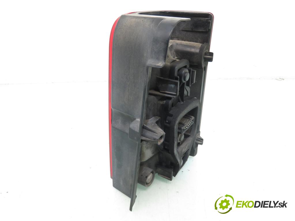 PEUGEOT PARTNER Skrzynia (5_, G_) FURGON 2008 55,00 1.6 HDi 75 - 9HW (DV6BTED4) 1560,00 Svetlo ľavé zadné 9657977080