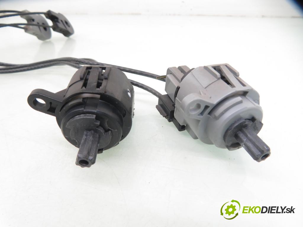 FORD FOCUS (DAW, DBW) HB 1999 66,00 1.8 TDDi 90 - C9DA 1753,00 Lanko panel kúrenia 96AB11503AE ; 98AB11504AE
