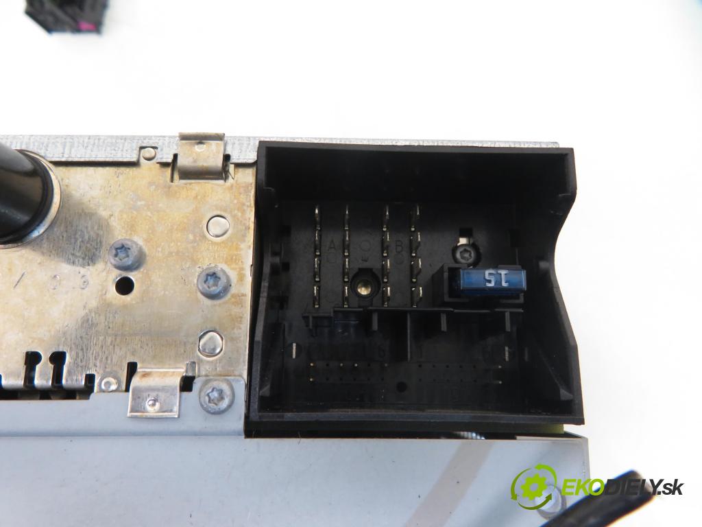 OPEL ASTRA H Kombi (A04) KOMBI 2005 77,00 1.6 - Z 16 XE1 1598,00 RADIO CD 13154304 ; 7643103310 ; 13111165