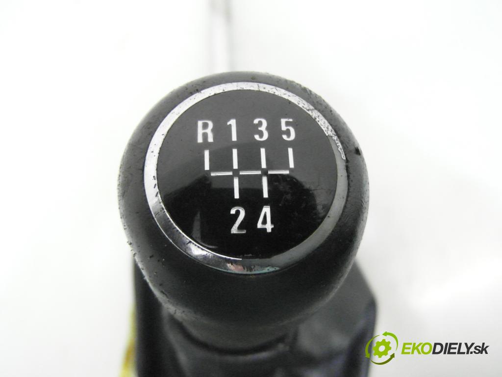 OPEL ASTRA H Kombi (A04) KOMBI 2005 77,00 1.6 - Z 16 XE1 1598,00 ZVEDÁK: 8026651202