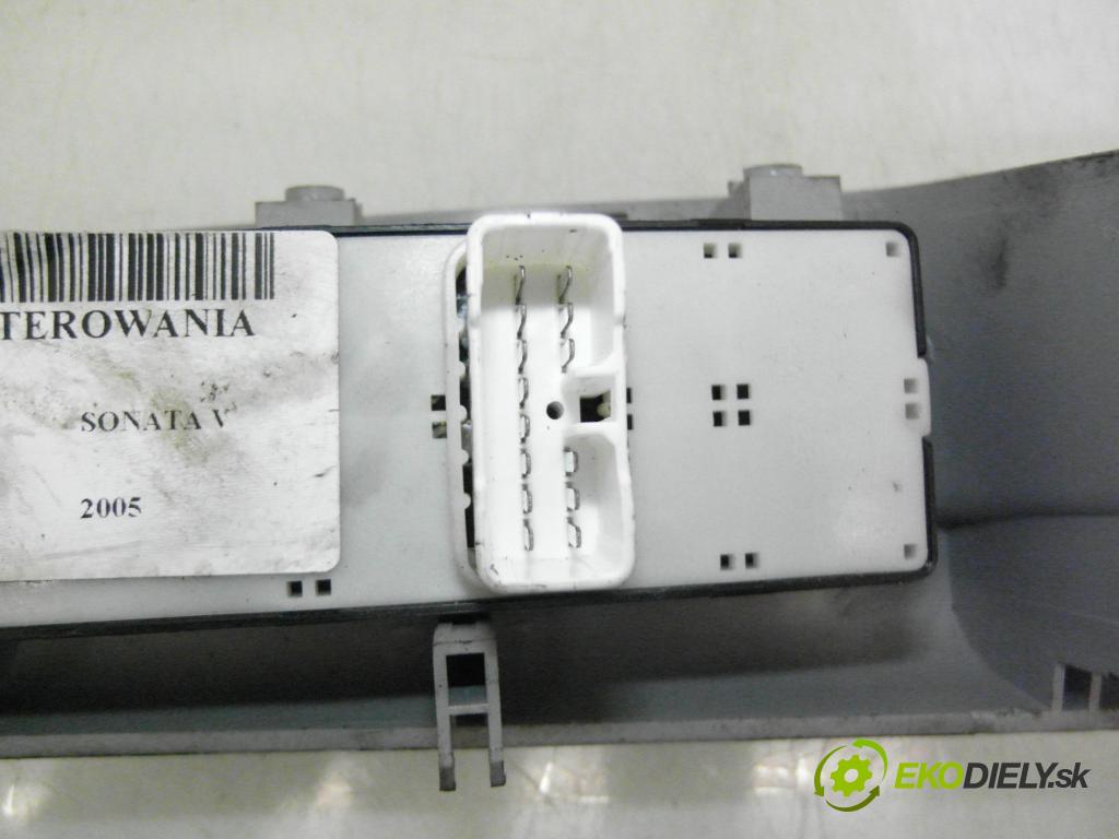 HYUNDAI SONATA V (NF) SEDAN 2005 119,00 2.4 2359,00 Panel ovládania okien 935703K000 ; 201002832