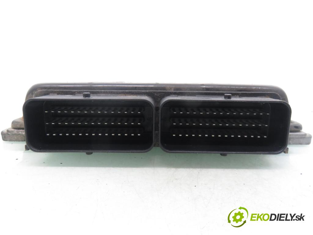 RENAULT CLIO II (BB_, CB_) HB 2002 72,00 1.4 16V (B/CB0P) - K4J 710 1390,00 řídící jednotka motora 8200059086 ; S110138000 ; 8200044437