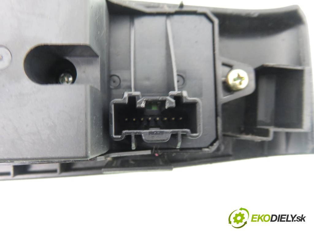 MAZDA 5 (CR19) MINIVAN 2005 85,00 1.8 1798,00 Panel ovládania okien CC64684L6 ; CC64684L6D02 ; CC2966350A
