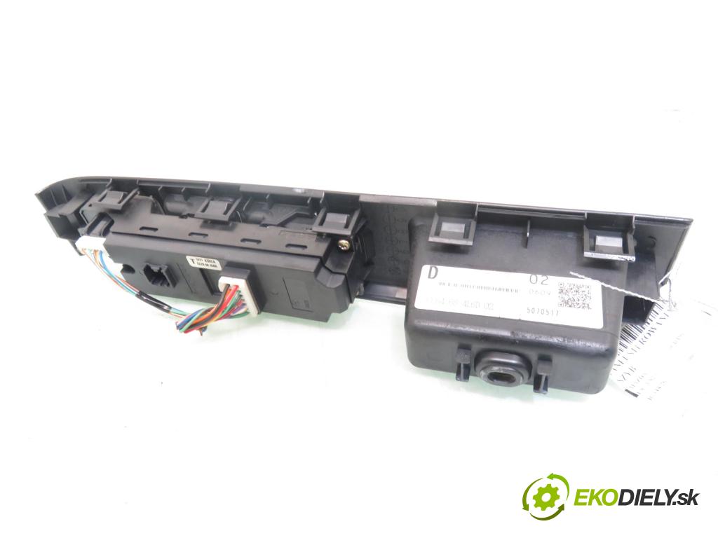 MAZDA 5 (CR19) MINIVAN 2005 85,00 1.8 1798,00 Panel ovládaní oken CC64684L6 ; CC64684L6D02 ; CC2966350A