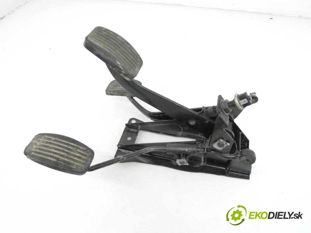 SKODA FELICIA II (6U1) HB 1998 50,00 1.3 MPI 68 1289,00 PEDALY: