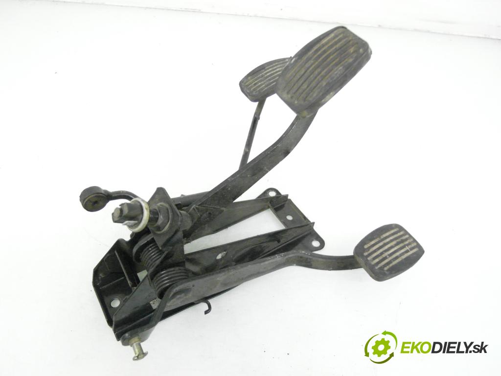 SKODA FELICIA II (6U1) HB 1998 50,00 1.3 MPI 68 1289,00 PEDALY: