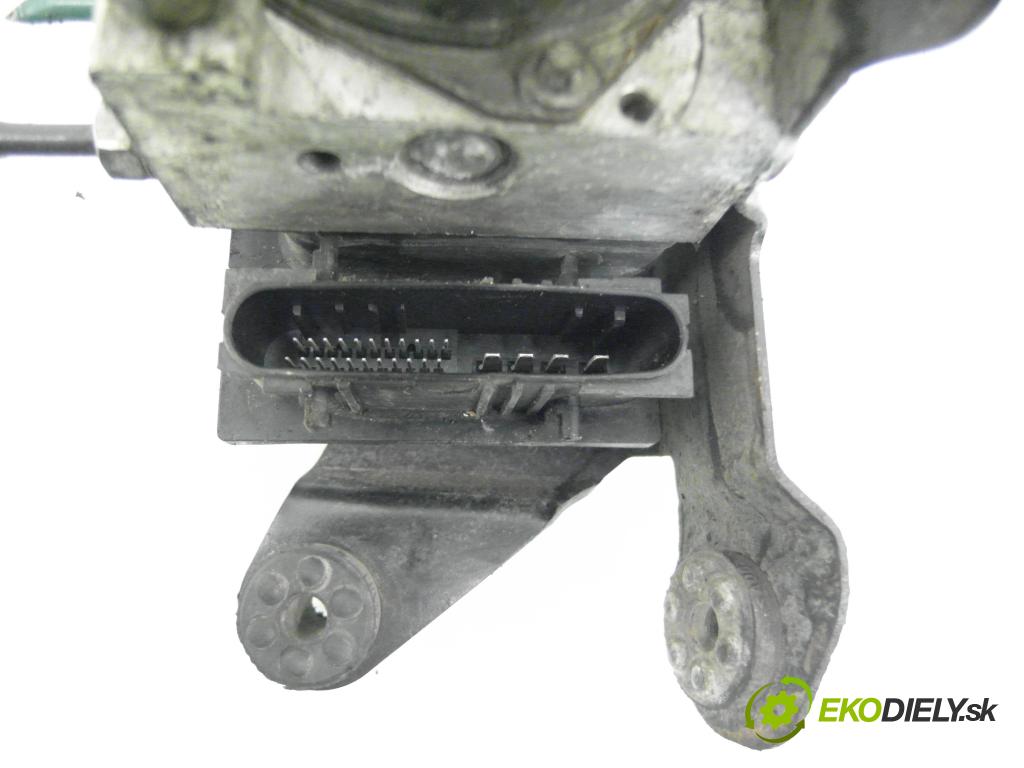 RENAULT MEGANE II (BM0/1_, CM0/1_) HB 2004 72,00 1.4 16V (BM0B, CM0B) - K4J 730 1390,00 pumpa ABS 0265281300 ; 8200088695 ; 84BO2AAY (Pumpa ABS)