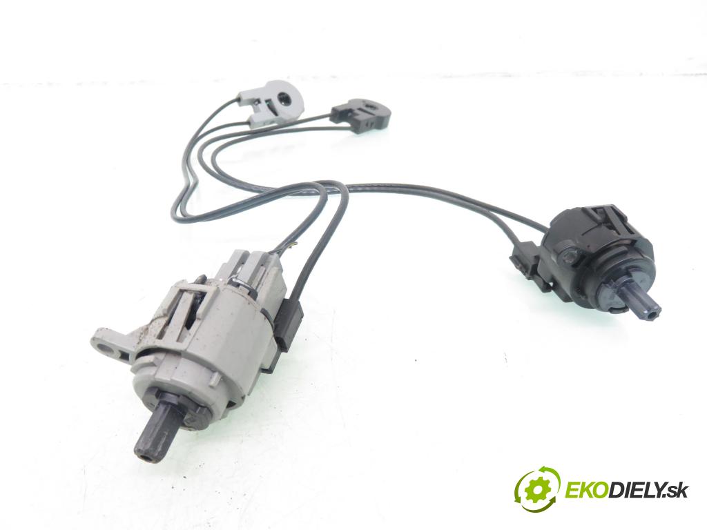 FORD FOCUS Turnier (DNW) KOMBI 2000 66,00 1.8 Turbo DI / TDDi - C9DB 1753,00 Lanko panel kúrenia 98AB11504AH ; 2M5111503AA