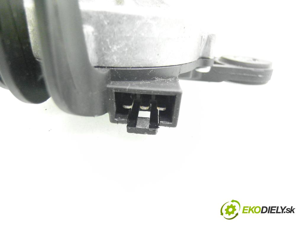 OPEL ASTRA H Kombi (A04) KOMBI 2005 77,00 1.6 - Z 16 XE1 1598,00 Motorček stierače zadné 0390201591 ; 13105981