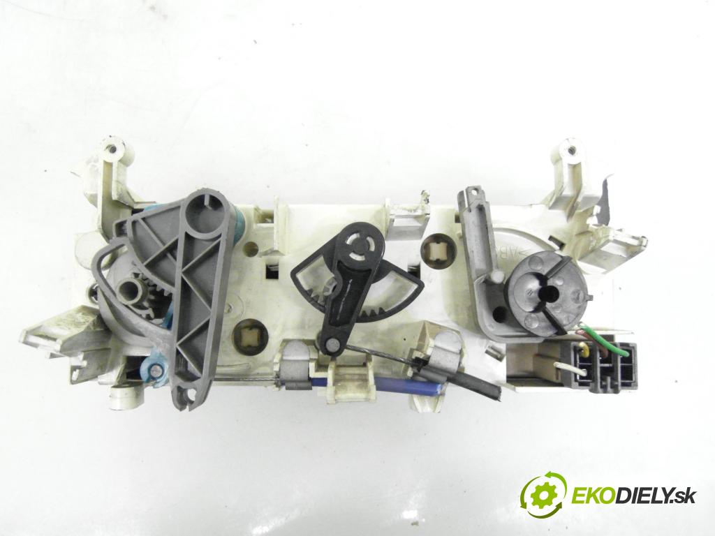 PEUGEOT PARTNER Skrzynia (5_, G_) KOMBIVAN 1998 51,00 1.9 D - WJZ (DW8) 1868,00 Panel kúrenia KLIMATIZACE: 654986J