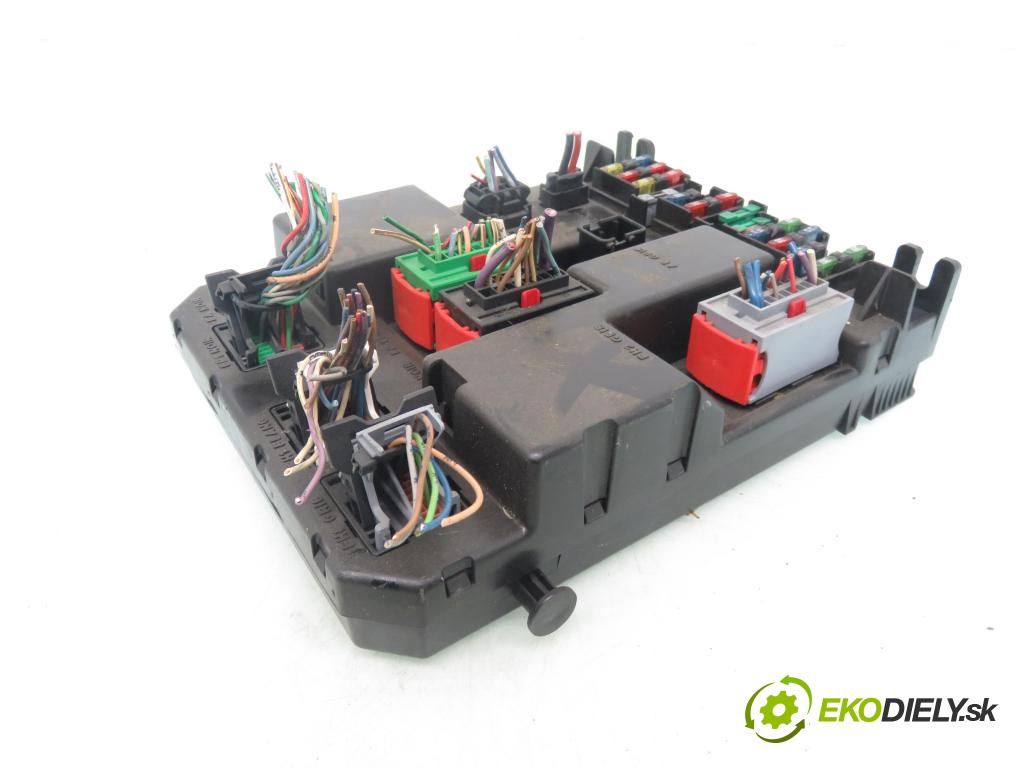 PEUGEOT 307 SW (3H) KOMBI 2003 80,00 1.6 BioFlex - NFU (TU5JP4) 1587,00 MODUL BSI 9651197580 ; 9651196880