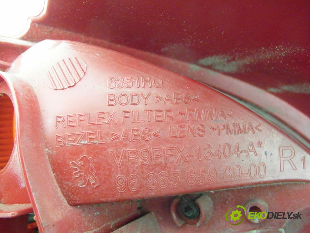 PEUGEOT 207 (WA_, WC_) HB 2009 110,00 1.6 THP 1598,00 světlo pravé zadní 968656598000
