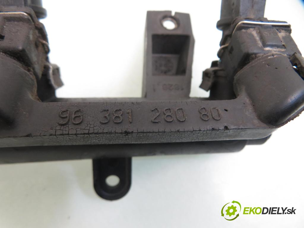 PEUGEOT PARTNER Combispace (5F) KOMBIVAN 2002 55,00 1.4 1360,00 Lišta vstrekovacia 9625194080 ; 01F002A ; 9625194080 (Vstrekovacia lišta)