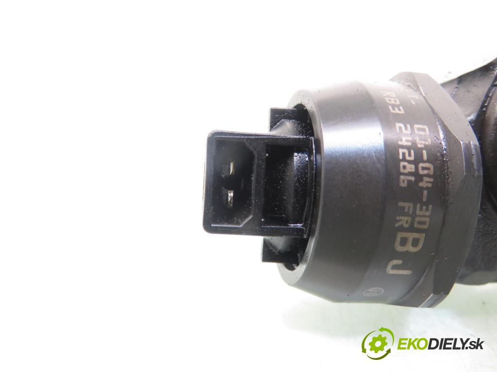 AUDI A4 Avant (8D5, B5) KOMBI 2000 85,00 1.9 TDI - AJM 1896,00 Vstrekovač 045130073T ; RB324286FR ; 0414720035 (Vstrekovač paliva)