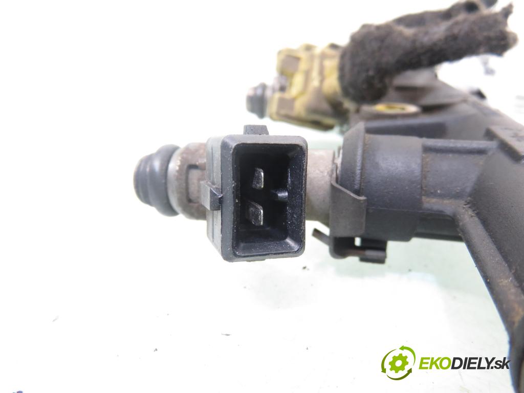 FIAT PANDA (169_) HB 2004 40,00 1.1 54 - 187 A1.000 1108,00 Lišta vstrekovacia B6713219018301 (Vstrekovacia lišta)