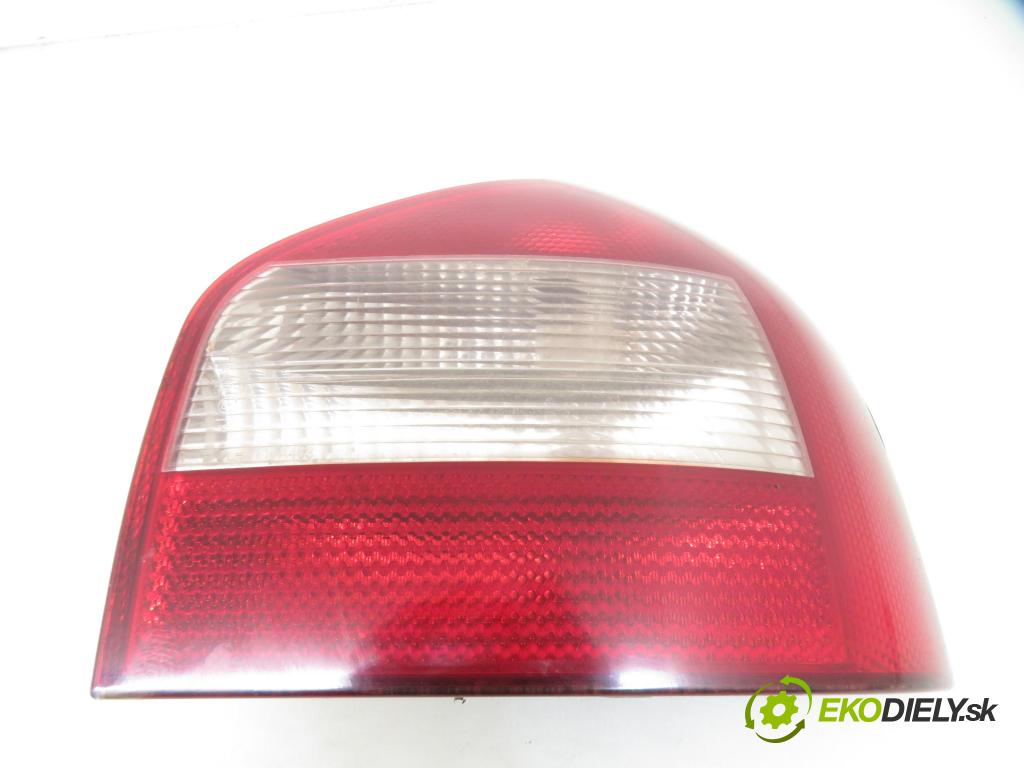 AUDI A3 (8L1) HB 2000 81,00 1.9 TDI 110 - AHF 1896,00 Svetlo pravé zadné