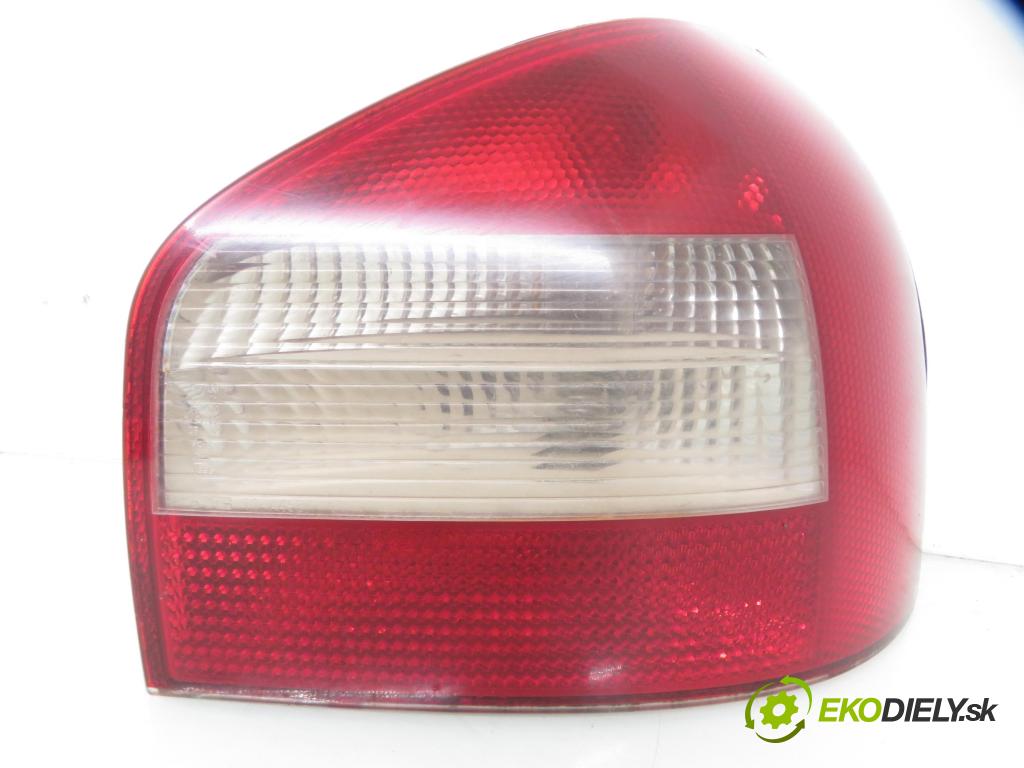 AUDI A3 (8L1) HB 2000 81,00 1.9 TDI 110 - AHF 1896,00 Svetlo pravé zadné