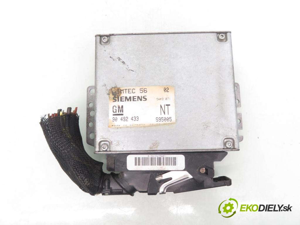 OPEL OMEGA B Kombi (V94) KOMBI 1994 100,00 2.0 16V - X 20 XEV 1998,00 řídící jednotka motora 90492433NT ; S95005