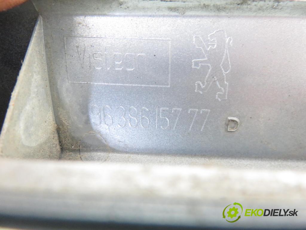 PEUGEOT 307 SW (3H) KOMBI 2003 80,00 1.6 BioFlex - NFU (TU5JP4) 1587,00 Zadné čelo dverí kufor 9638615777