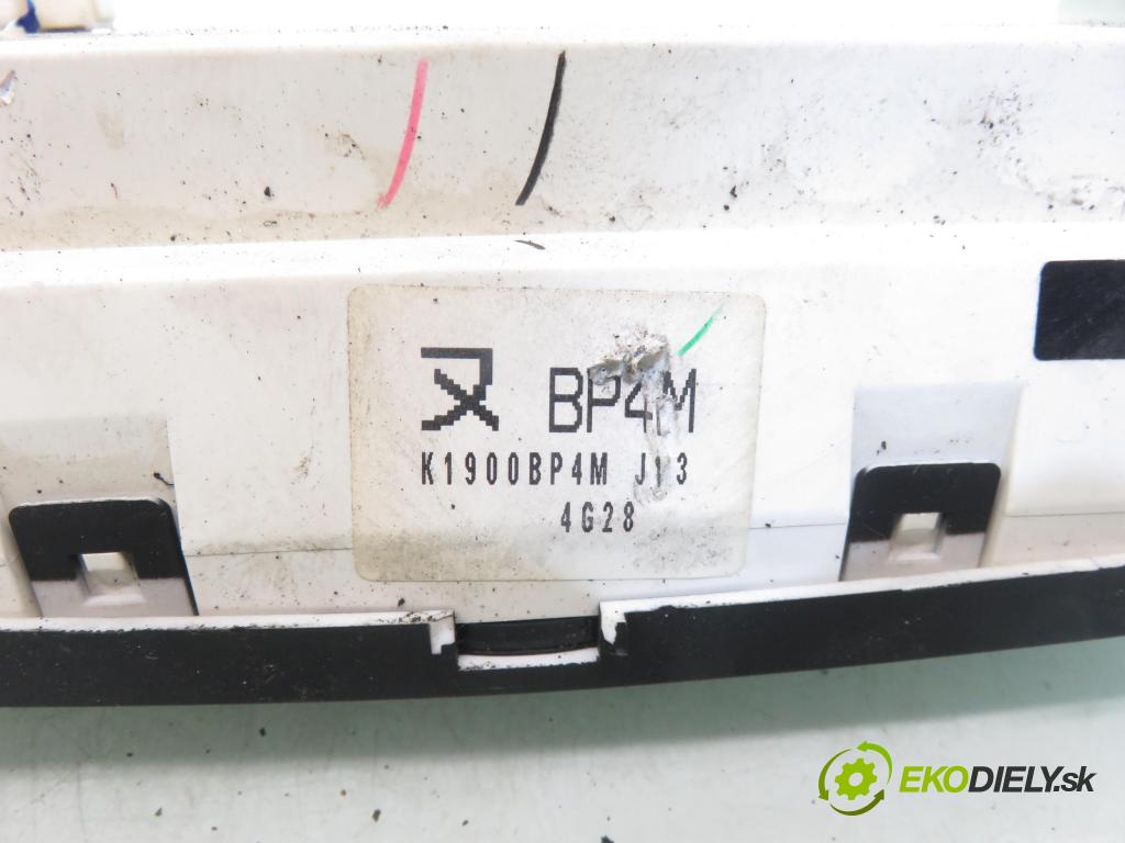 MAZDA 3 (BK) HB 2004 77,00 1.6 - B6ZE 1598,00 Panel kúrenia KLIMATRONIK K1900BP4M