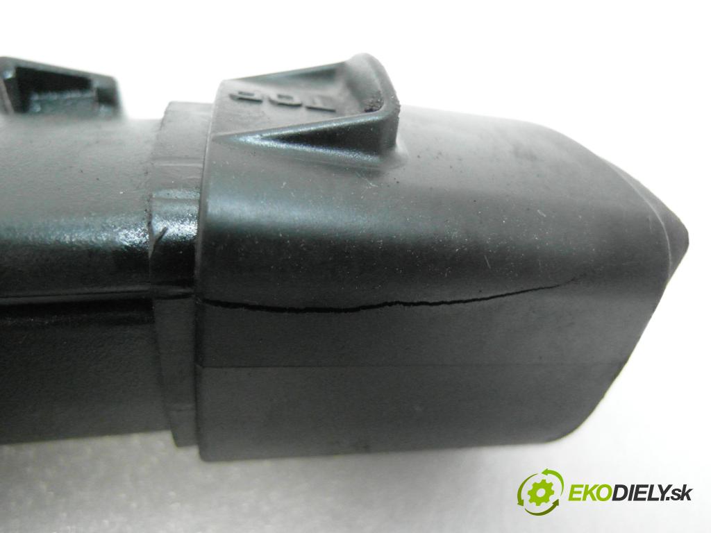 TOYOTA COROLLA Verso (_E12_) MINIVAN 2004 99,00 1.8 VVT-i (ZZE122_) - 1ZZ-FE 1794,00 Roleta kufr