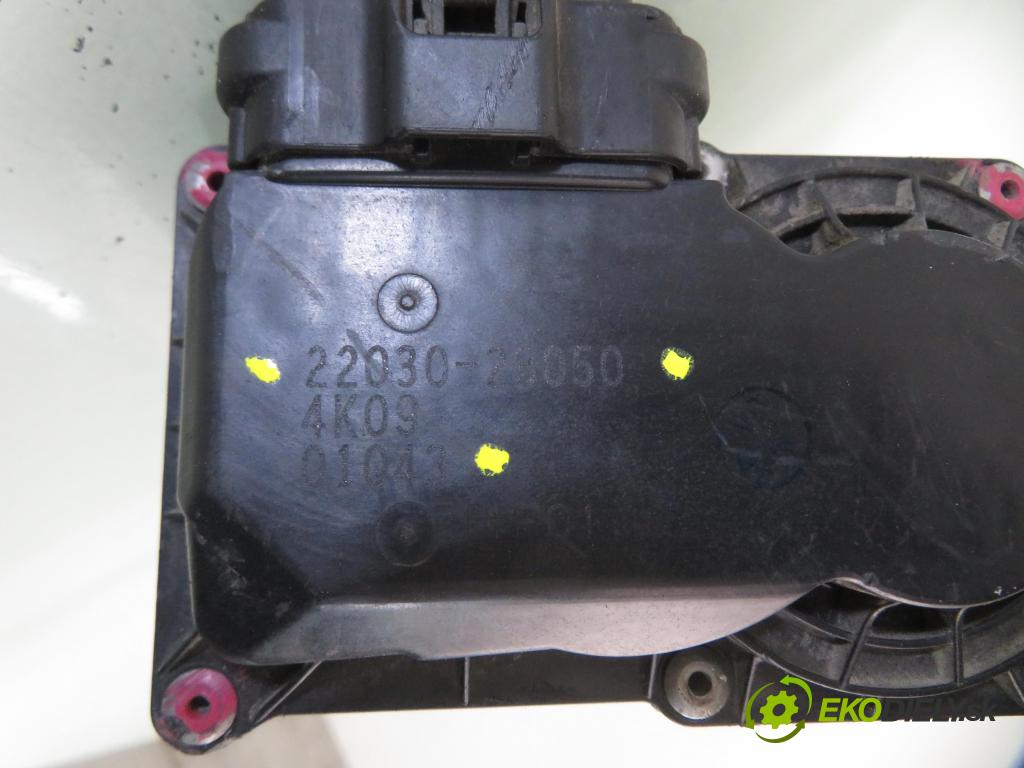 TOYOTA AVENSIS (_T25_) SEDAN 2005 108,00 2.0 VVTi (AZT250_) - 1AZ-FE 1998,00 škrtíci klapka 2203028050 (Škrticí klapka)