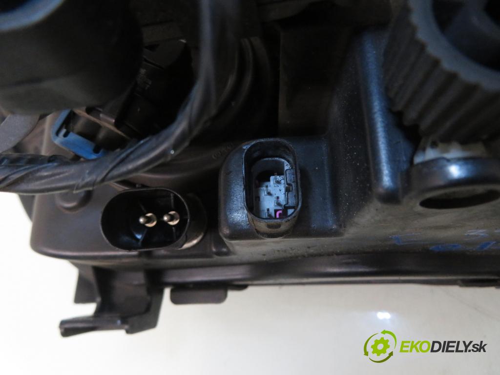 BMW 5 Touring (E39) KOMBI 1999 105,00 525 tds 143 - M51 D25 (256T1) 2497,00 světlo LP 206550