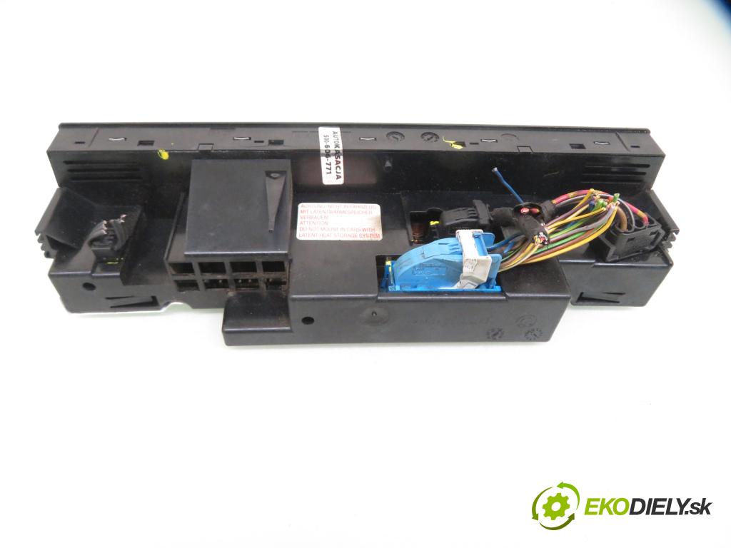 BMW 5 (E39) SEDAN 2000 125,00 520 i - M54 B22 (226S1) 2171,00 Panel topení KLIMATRONIK 6916641