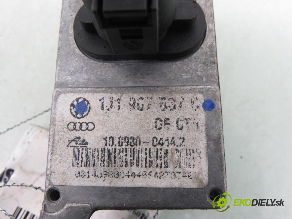 VW BORA (1J2) SEDAN 2002 85,00 2 - AQY 1984,00 snímač ESP 1J1907637C ; 10098004442