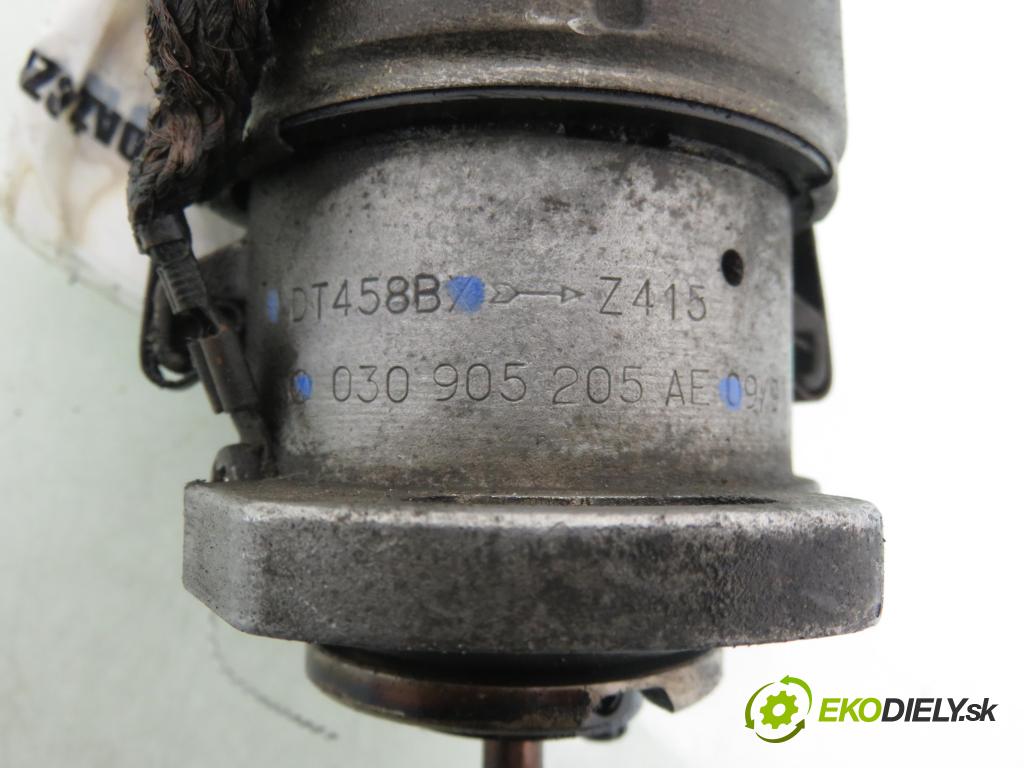 VW POLO CLASSIC (6V2) SEDAN 1996 44,00 1.4 60 - AEX 1390,00 Rozdeľovač zapaľovací DT458BX ; 030905205AE