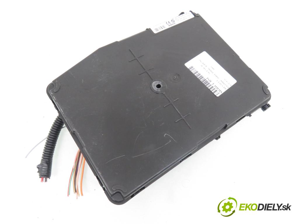 RENAULT SCENIC II (JM0/1_) MINIVAN 2003 83,00 1.6 (JM0C, JM0J, JM1B) - K4M 782 1598,00 MODUL BSI 8200306436 ; S118400210K