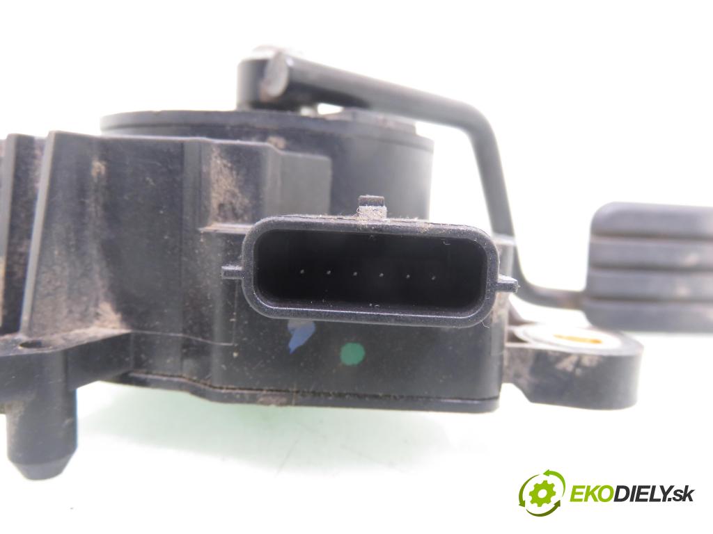 RENAULT SCENIC II (JM0/1_) MINIVAN 2005 78,00 1.5 dCi 106 - K9K 732 1461,00 potenciometr plynového pedálu 8200159647 (Potenciometr plynového pedálu)