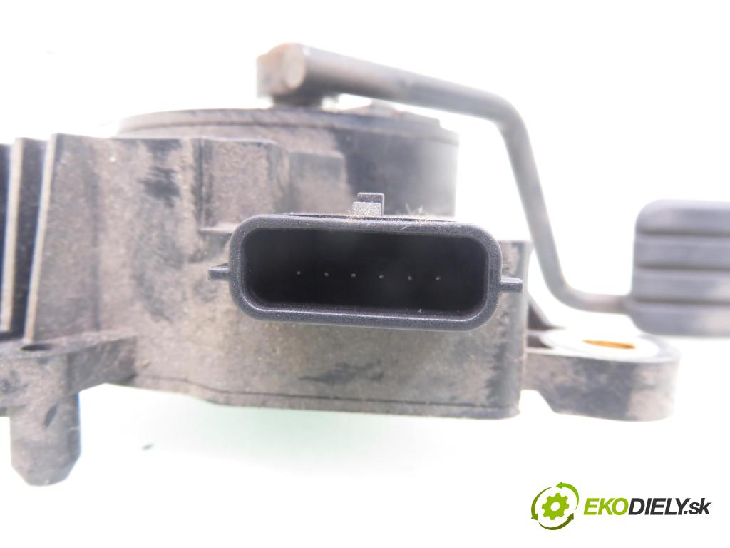RENAULT SCENIC II (JM0/1_) MINIVAN 2003 83,00 1.6 (JM0C, JM0J, JM1B) - K4M 782 1598,00 potenciometr plynového pedálu 8200159647 (Potenciometr plynového pedálu)