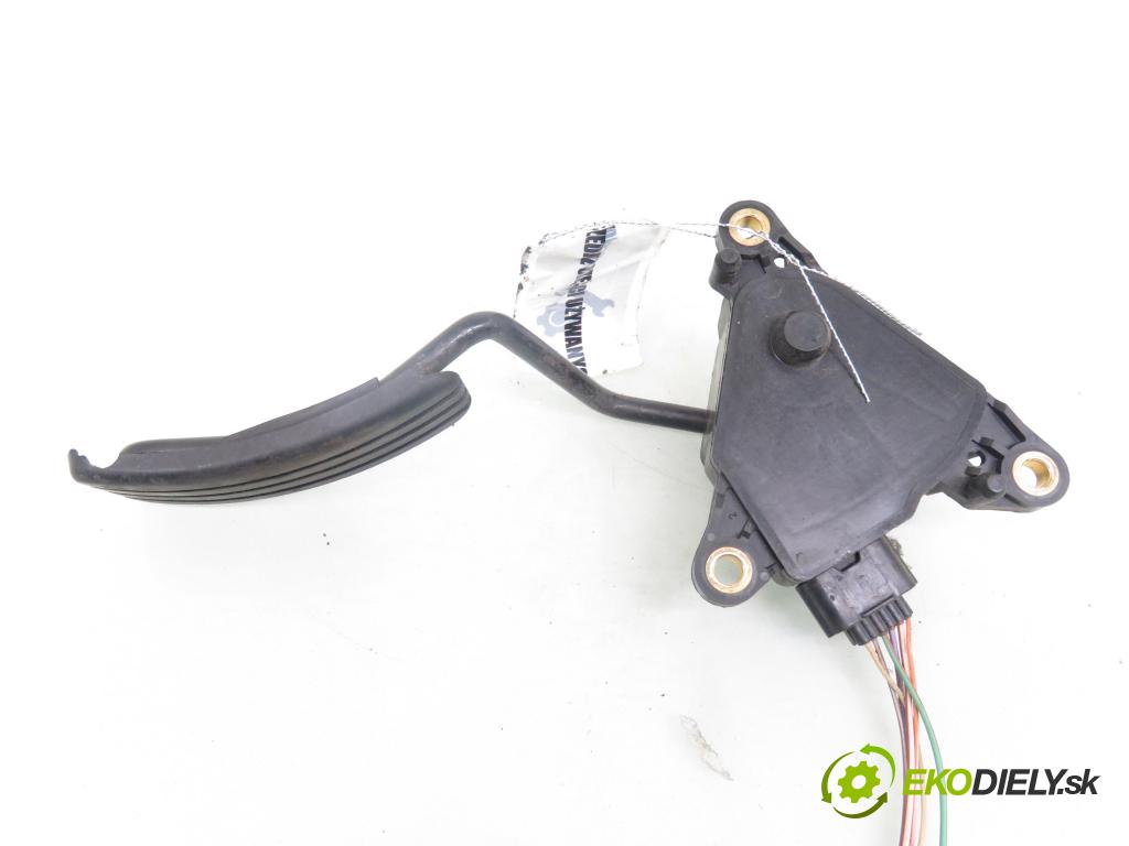 RENAULT SCENIC II (JM0/1_) MINIVAN 2003 83,00 1.6 (JM0C, JM0J, JM1B) - K4M 782 1598,00 potenciometr plynového pedálu 8200159647 (Potenciometr plynového pedálu)