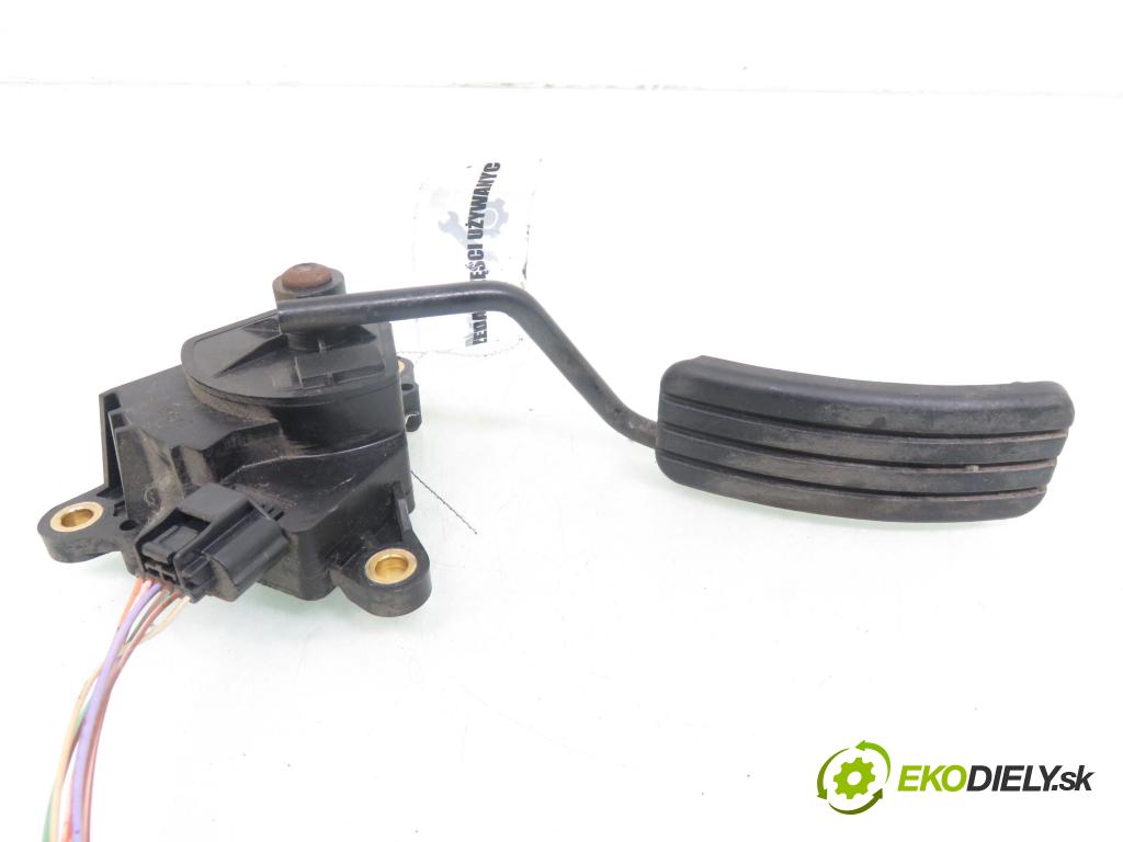 RENAULT SCENIC II (JM0/1_) MINIVAN 2003 83,00 1.6 (JM0C, JM0J, JM1B) - K4M 782 1598,00 potenciometr plynového pedálu 8200159647 (Potenciometr plynového pedálu)