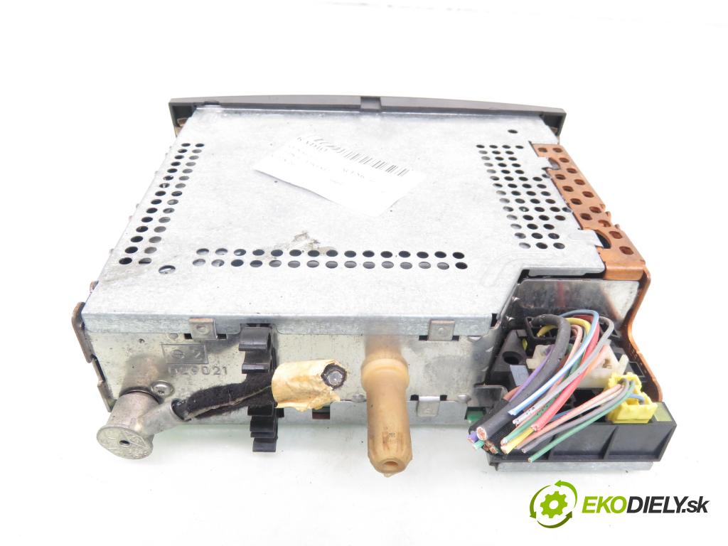 RENAULT SCENIC II (JM0/1_) MINIVAN 2005 88,00 1.9 DCI - F9Q 812 1870,00 RADIO CD 8200461289